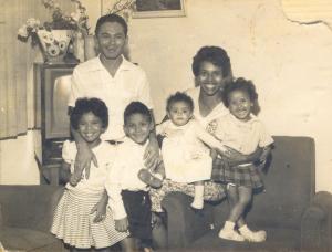 Aniversário de Cristiana e Dalva. Da esquerda para direita: Dalva, Francisco, Jorge Luiz, Maria Cristina, Benedicta e Marli Aparecida