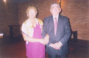 Pais de Antonio no casamento de seu tio Mané. Esq.-Dir.: D. Manoelna (mãe) e José Antonio Dantas (pai).