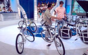 Israel se apresentando no programa 