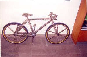 Bicicleta produzida por Israel com 544 porcas