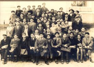 Grupo escolar de António Augusto no colégio Liceu de José Estêvão, em Aveiro. Retrato tirado em Portugal quando o depoente tinha entre onze e doze anos.