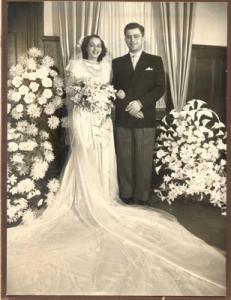 António e sua esposa em seu casamento na Paróquia Nossa Senhora Auxiliadora.