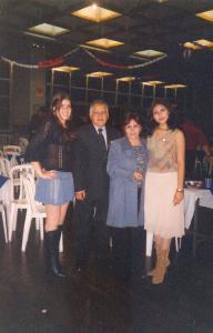 Romina (filha), Eduardo (marido), Alicia e Verônica (filha) em festa de comemoração da Independência do Chile