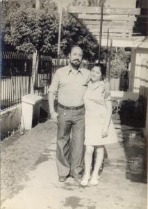 Íris e o marido Edgar em Santiago, no Chile.