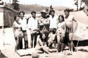 Rosa, marido e família acamparam na praia de Dichato, em Concépcion. Rosa estava grávida de três meses de seu primeiro filho.