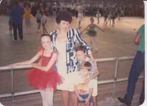 Apresentação de ballet com minha mãe, meu irmão e meu primo.