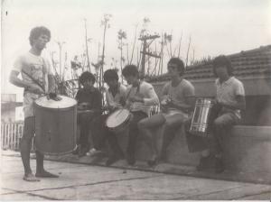Samba entre parentes. Da esquerda para direita: Paulo, _____, ______, Maurício Fernandes Dias, Décio Dias Ratto e _____.