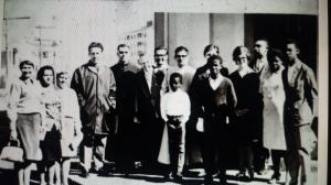 Aqui é um registro de minha religiosa junto a pessoas que escreveram eu meus irmãos e minha mãe ai registrado junto do Vigário Geral do Santuário da Penha e Igreja do Rosário dos Homens Pretos, Padre Rui e Plínio Zelador do Santuário, Padre Carlinhos e outros dois padres que não lembro seus nomes e as cantoras da época. Irmãs Reis, Irmãs Lopes, Dna.Catarina grande soprano e a organista Alice Saral além de minha Mãe Maria Argemira Narcizo Casemiro. Quero resaltar que nesta época já iniciava minha vida musical cantando entre elas e eles no coral da igreja e meu irmão já era o Regente logo após entrou na Universidade e se Formou Maestro Bacharel em música.
