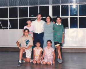 Cleide e o marido Duílio em férias com os filhos e sobrinhos.
