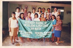 Grupo de mulheres microempresárias da Associação Regional de Tecnologias Alimentares San Martín