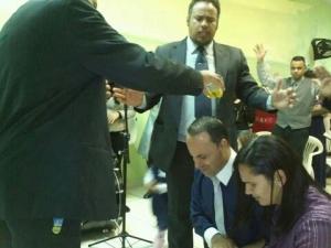 Batismo de Joyce e o marido na Igreja Batista.