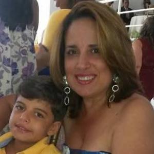 Mãe e filho felizes