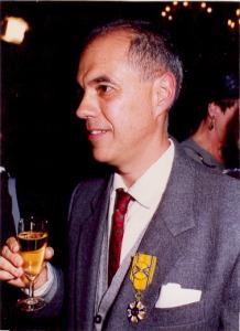 José Pedro no dia em que recebeu a comenda da arca dourada, da Casa Real da Holanda, pelos serviços prestados junto à Mata Atlântica.