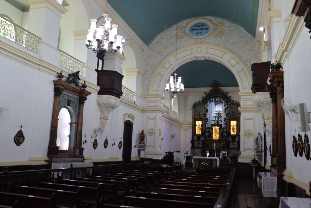 Interior da Igreja Matriz de Santa Ana.